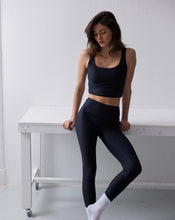 Load image into Gallery viewer, sustainable athleisure theo leggings black - Rocca Club
