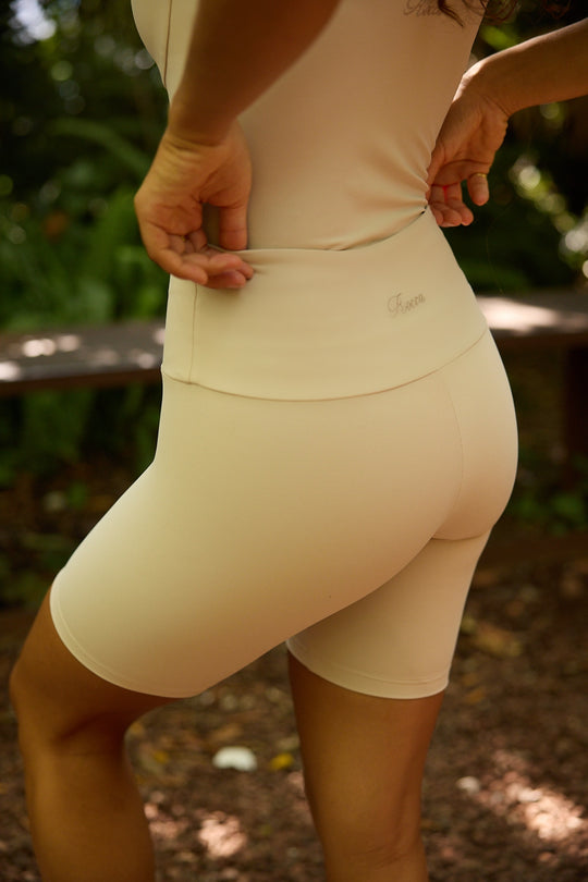 sustainable activewear otis shorts cream