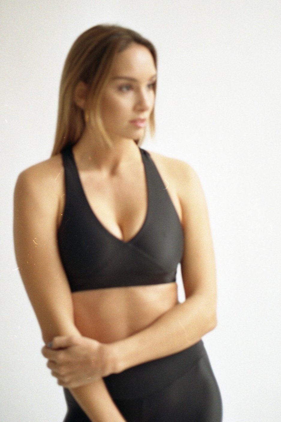 alayah sports bra black