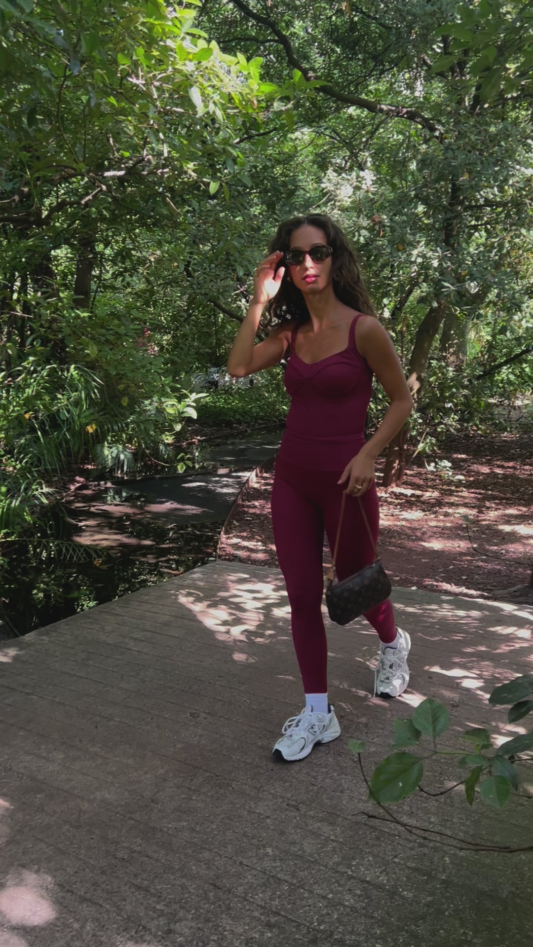 sustainable activewear theo leggings burgundy