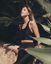 Load image into Gallery viewer, sustainable athleisure cleo top black - Rocca Club
